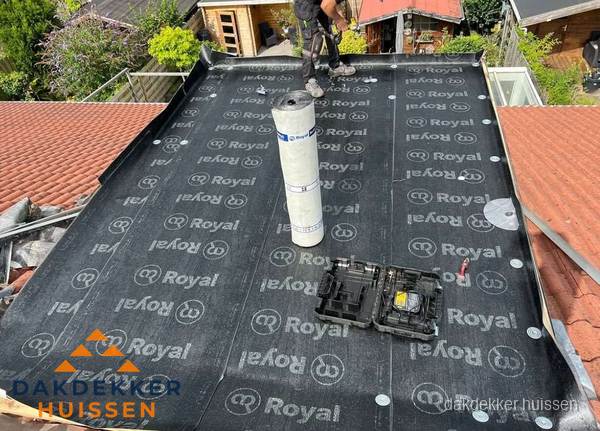 Dakrenovatie met Royal onderdak op plat dak in Huissen