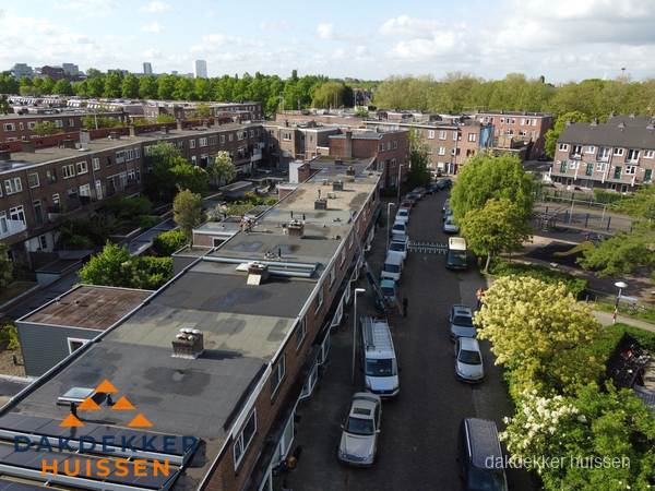 Luchtfoto dakinspectie woonwijk in Huissen