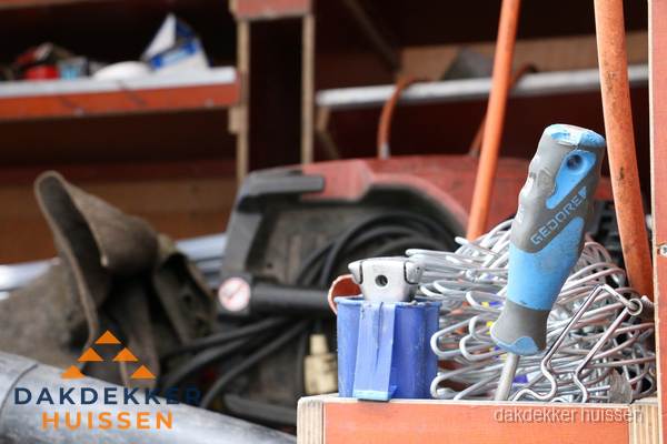 Professioneel gereedschap van dakdekker in Huissen