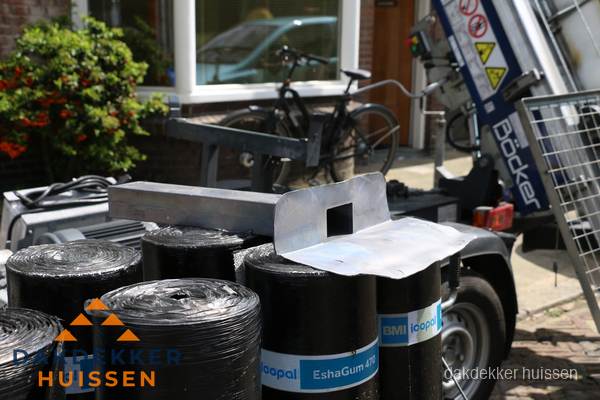 Dakbedekkingsmateriaal en dakgoot onderdelen in Huissen